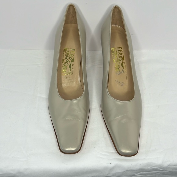 Salvatore Ferragamo Shoes - Salvatore Ferragamo Cream Kitten Heels Gold Logo Sz 9